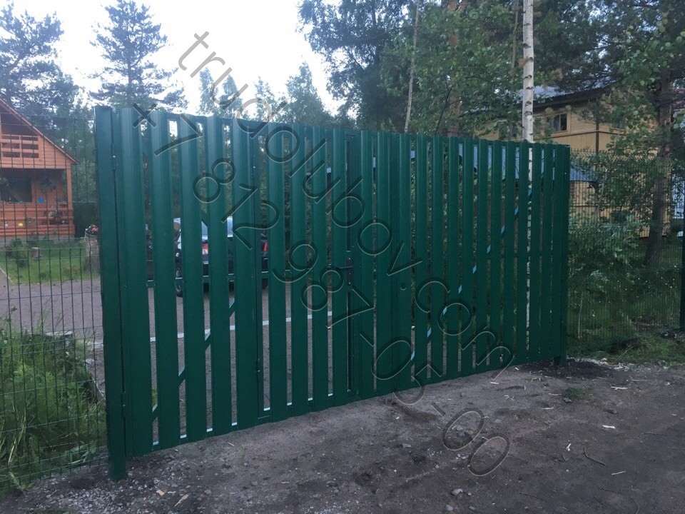 Забор из 3D секций и распашные ворота в Васкелово