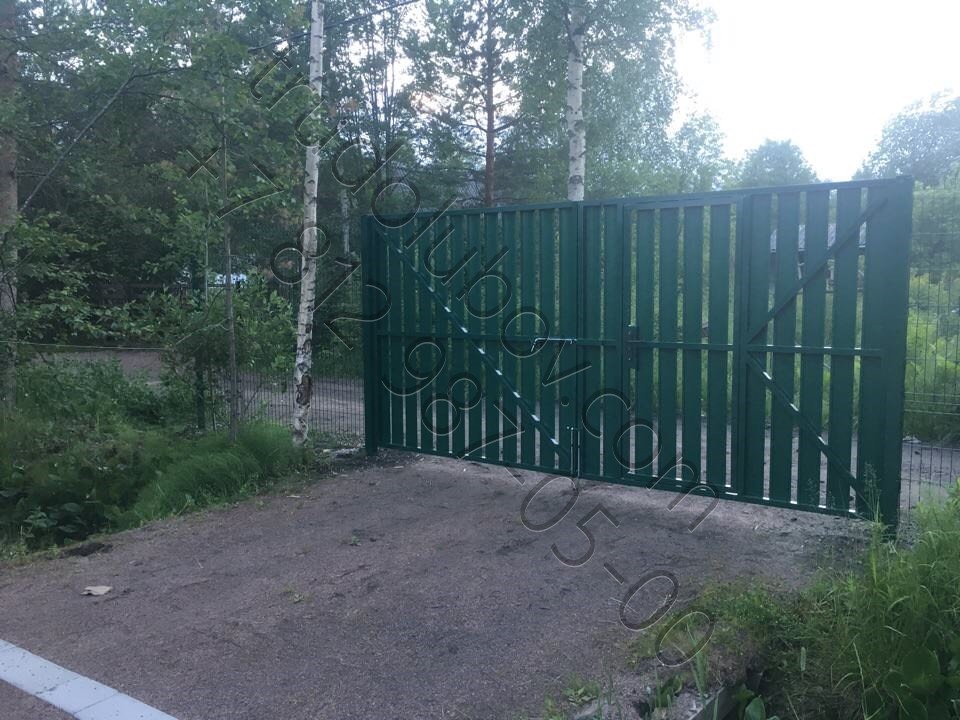 Забор из 3D секций и распашные ворота в Васкелово