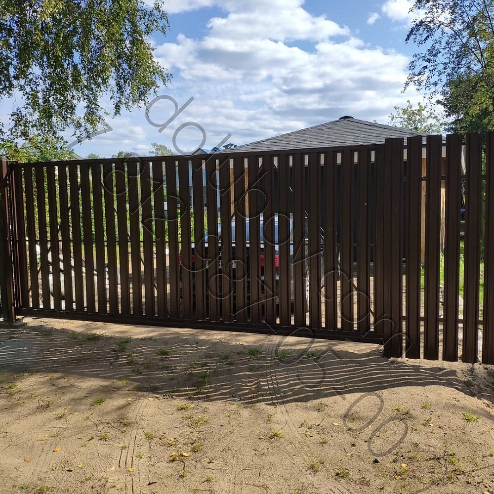 Забор из 3D секций и откатные ворота в Рощино