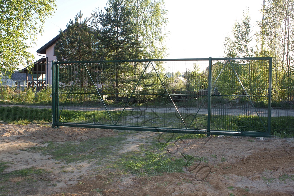 Забор из 3D сетки с откатными воротами в Матоксе