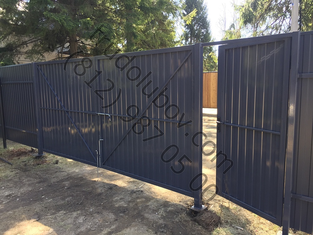 Забор из профлиста с распашными воротами в Стеклянном