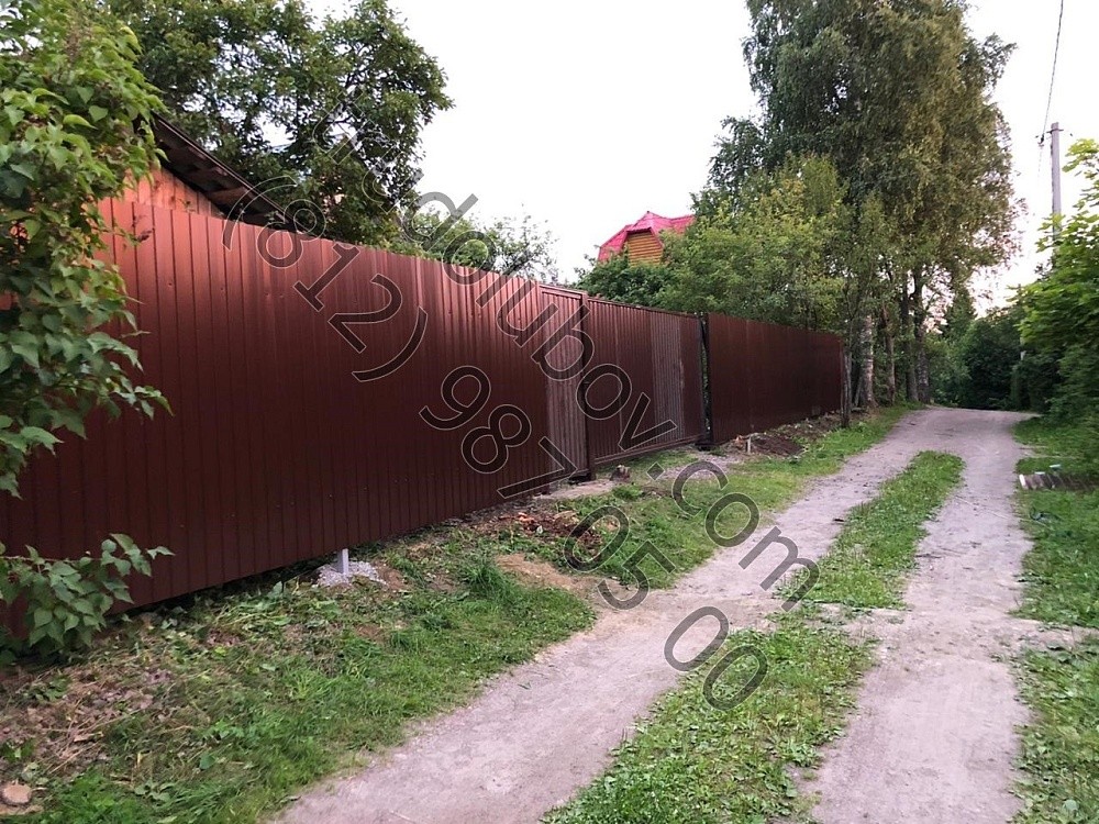 Забор из профлиста с откатными воротами в Грузино