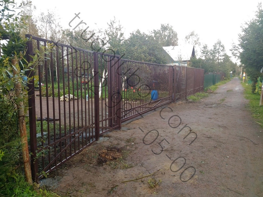 Забор из сварных секций с откатными воротами в Грузино-1