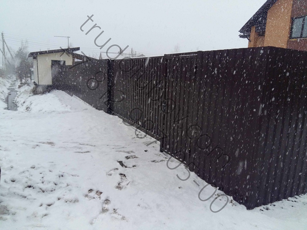 Забор из профлиста с откатными воротами в СНТ "Щеглово-2"